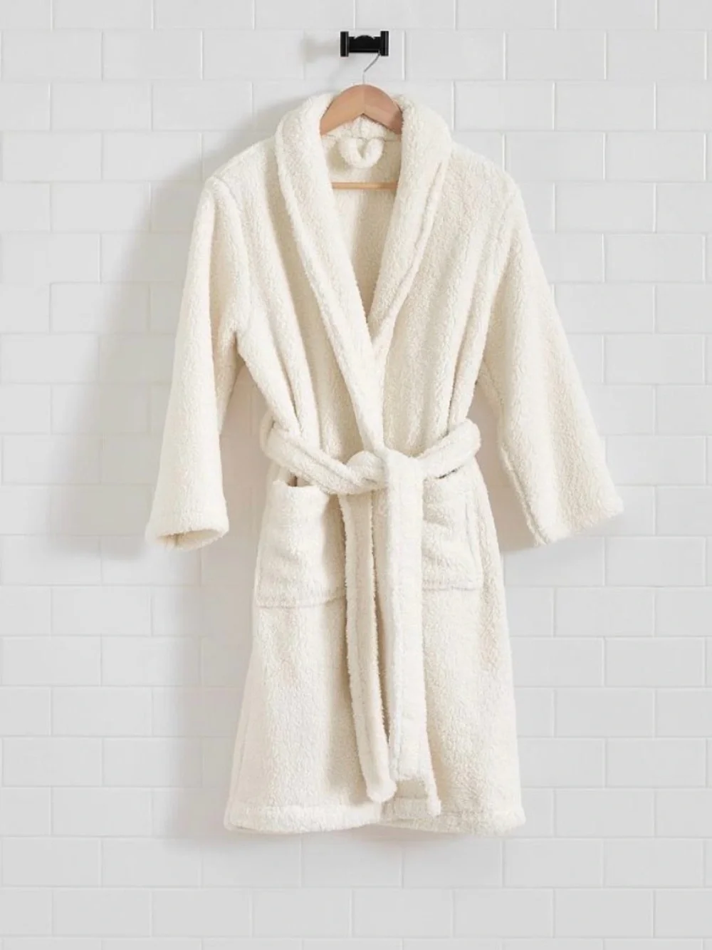 New cozy comfort pottery barn Plush Cream Bathrobe - large